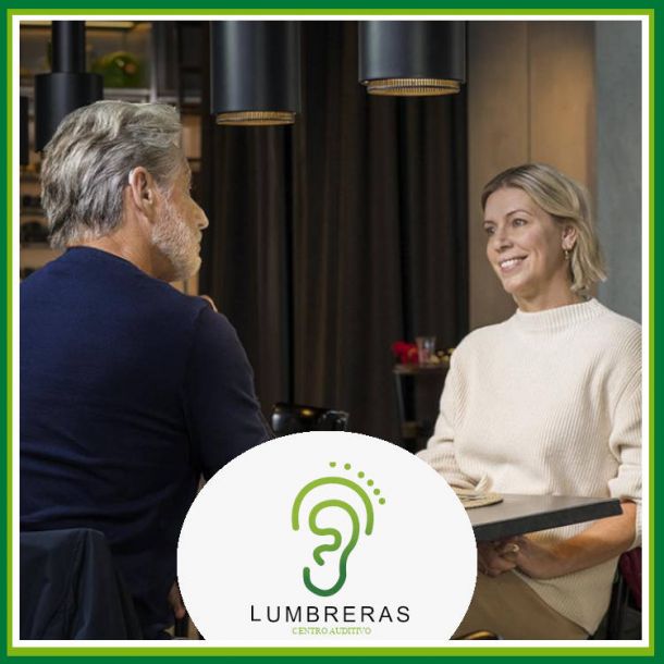 Conversación con audífonos